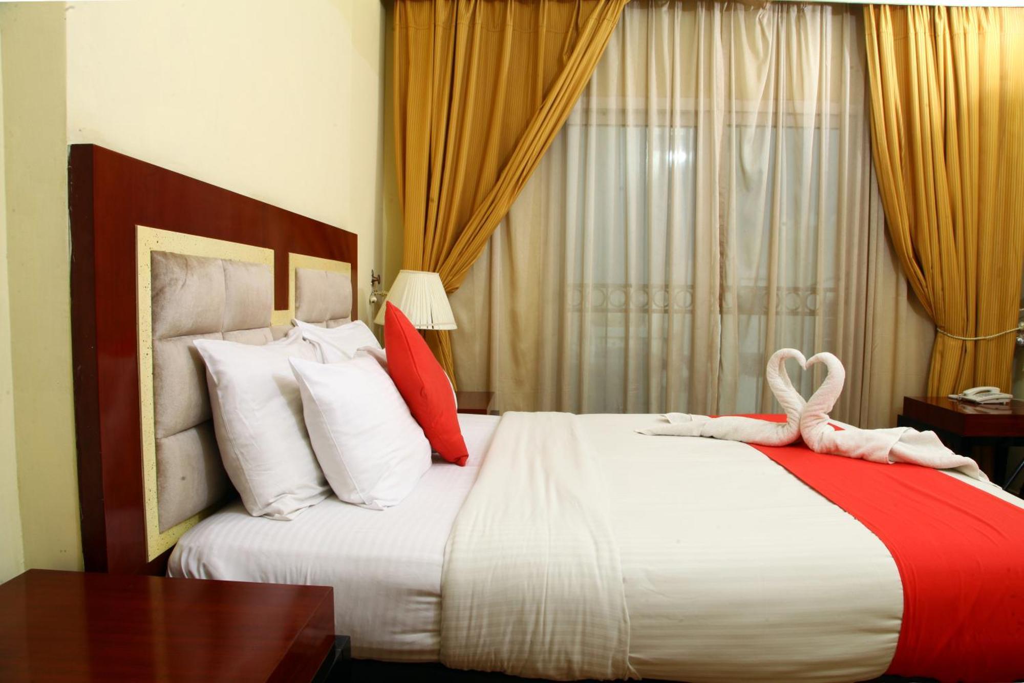 Ruwi Hotel Apartments, Шарджа Экстерьер фото